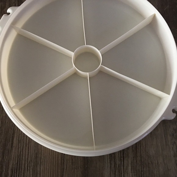 Large Party Tray: Vintage Tupperware - Picture 14 of 14